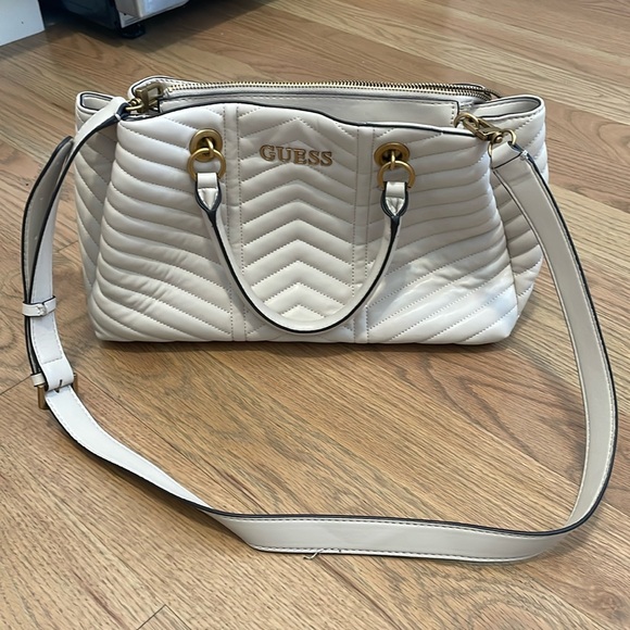 Guess Handbags - GUESS crossbody